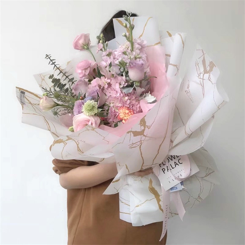 Papel de embrulho de flores de plástico com padrão de mármore dourado MYHC-13