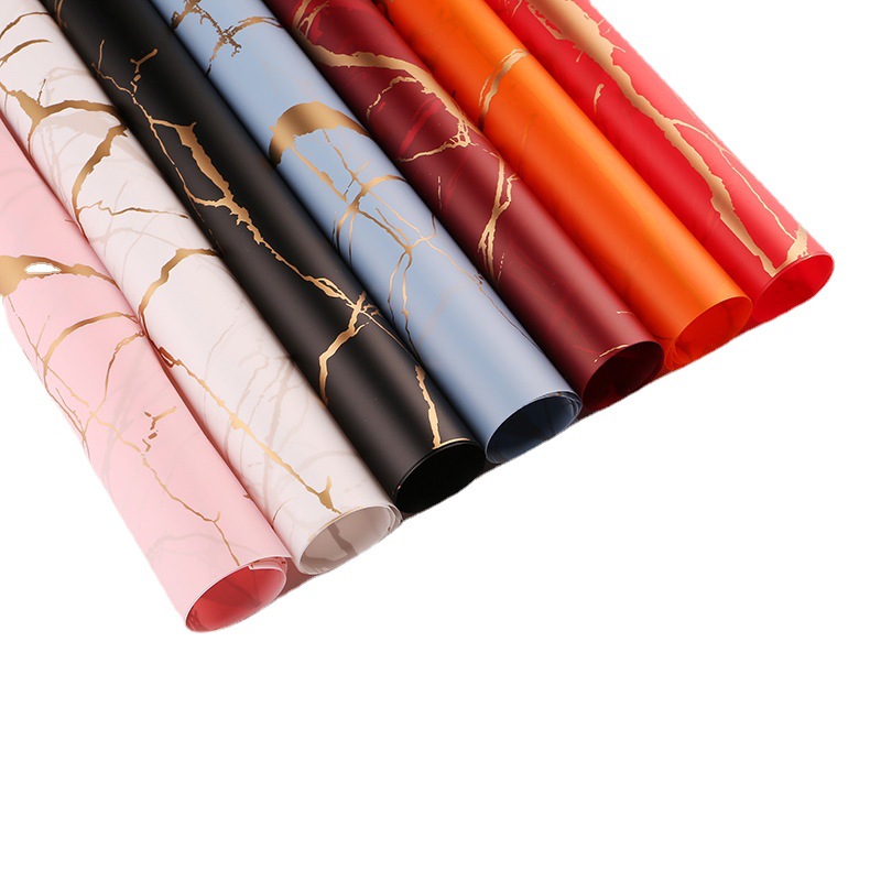 Papel de embrulho de flores de plástico com padrão de mármore dourado MYHC-13