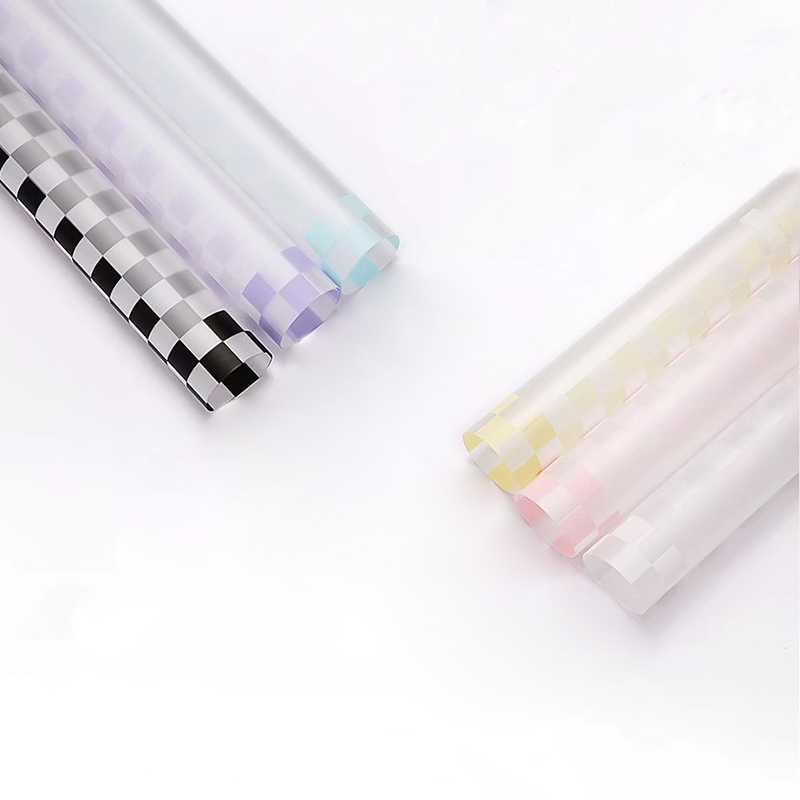 Papel de embrulho para buquê xadrez multicolorido