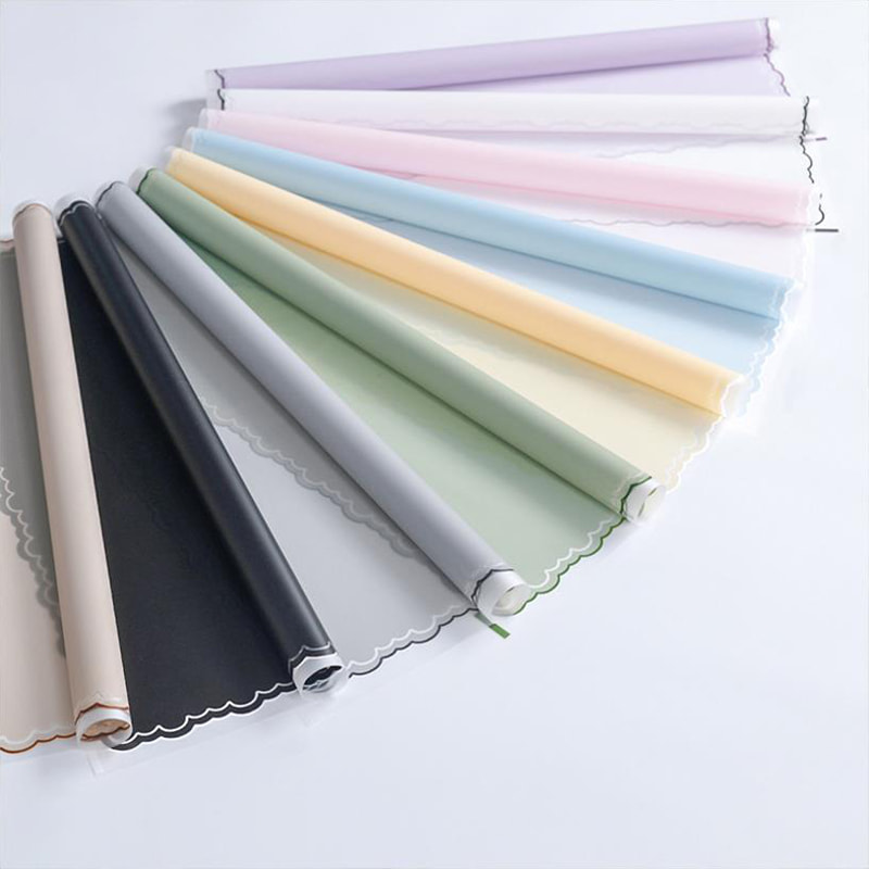 Papel de embrulho de flores com filme gelatinoso de pétalas