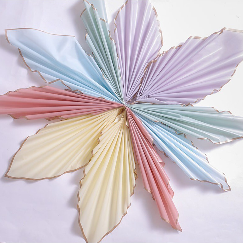 Papel de embrulho de flores fosco com bordas douradas