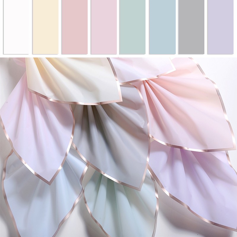 Papel de embrulho de flores fosco com bordas douradas