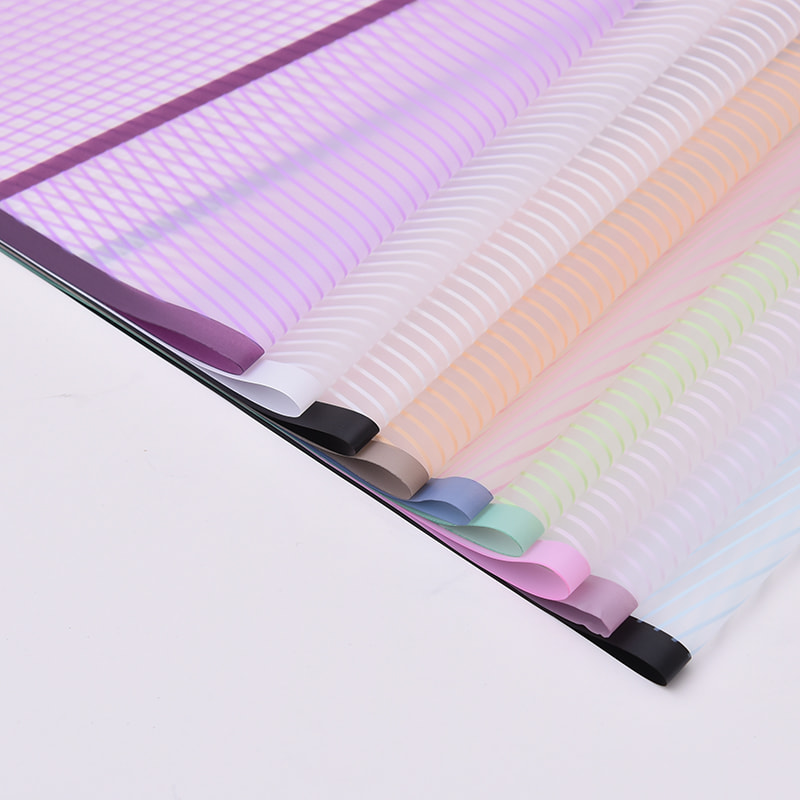 Papel de embrulho de flores listrado