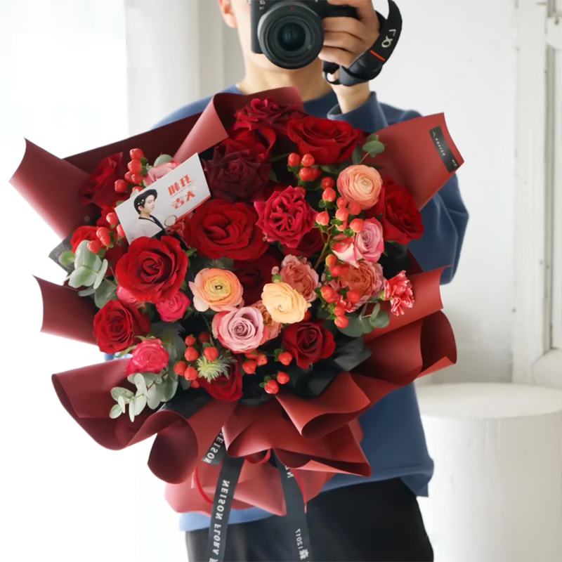 Filme plástico para embrulho de flores com espessura de 7,5 mil.