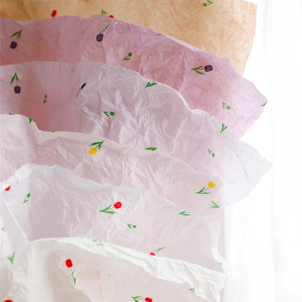 Buquê de papel de embrulho grosso com palavras artísticas
