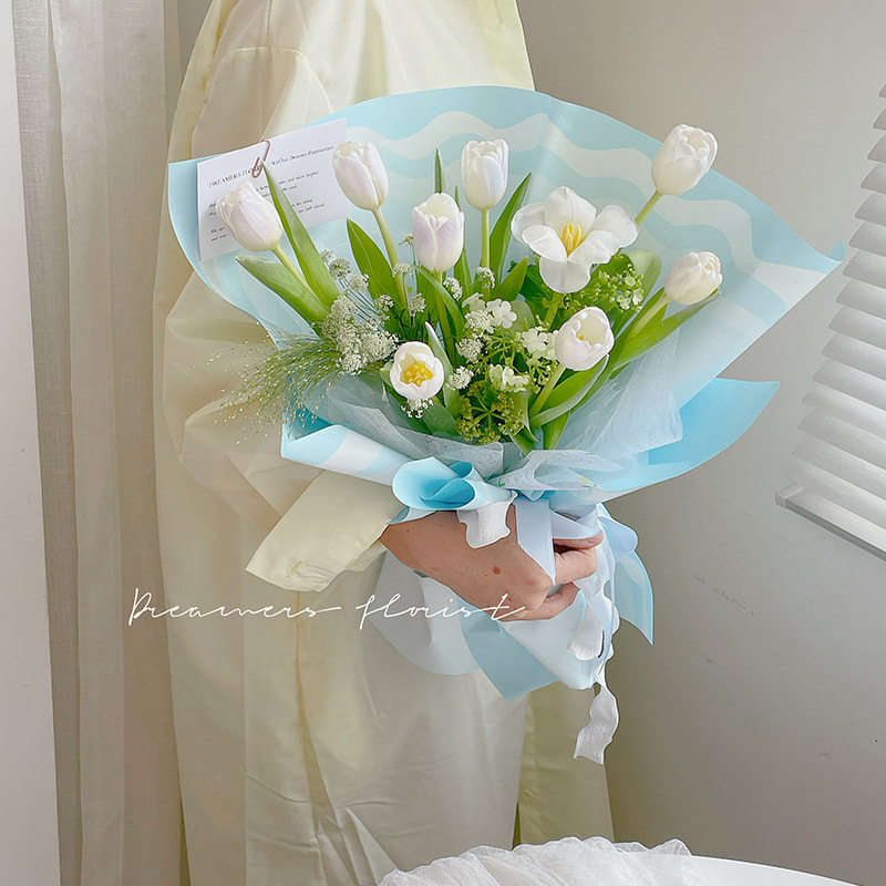 Papel de embrulho de flores sólidas com borda ondulada