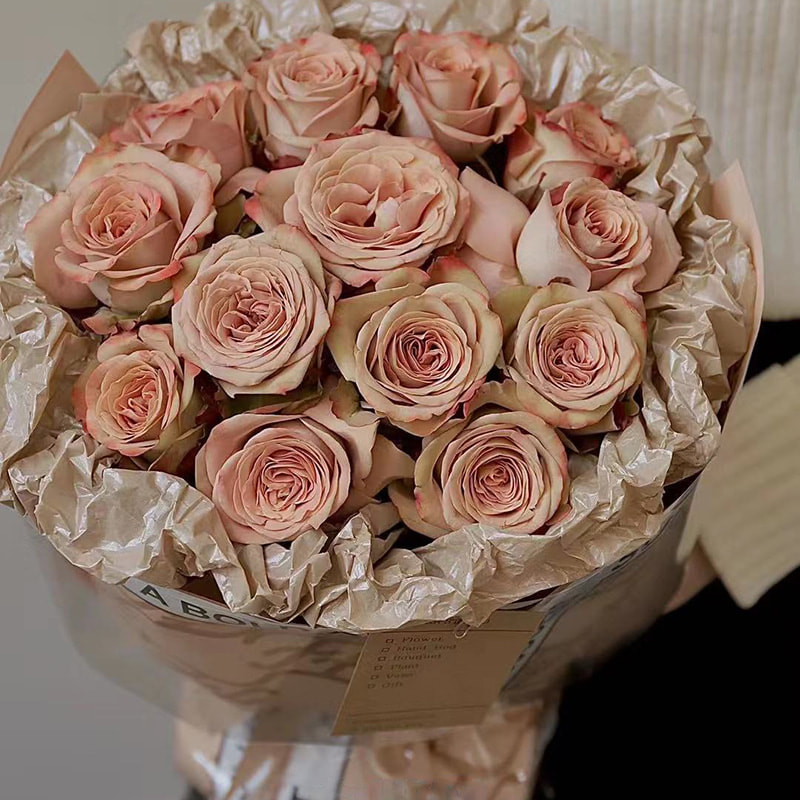 Papel de embrulho de flores da marca Hera em uma variedade de cores