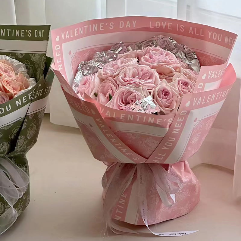 Papel de embrulho de flores com padrão rosa