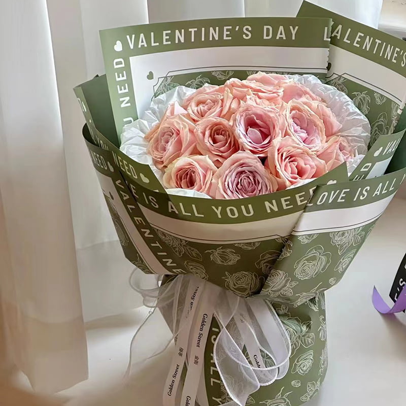 Papel de embrulho de flores com padrão rosa