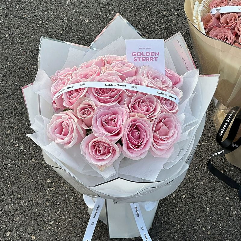 Papel de embrulho de flores com filme brilhante de água de íon prateado