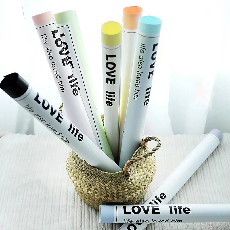 Papel de embrulho de flores com letras lisas