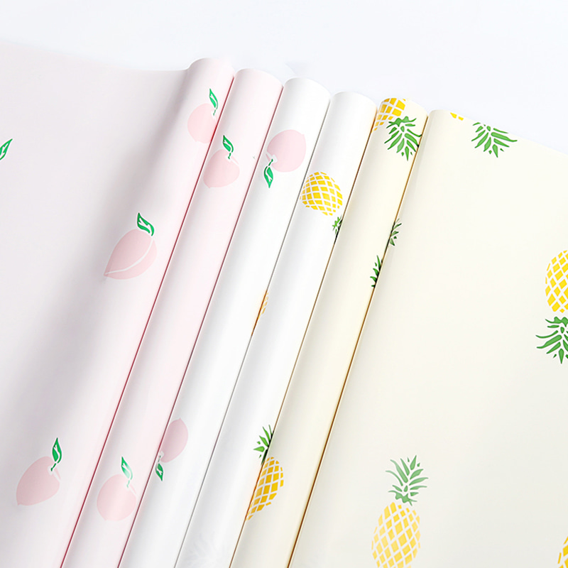 Papel de embrulho de buquê com padrão de frutas simples